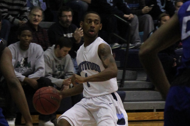 Men's Basketball Defeats Grand Valley State 60-52