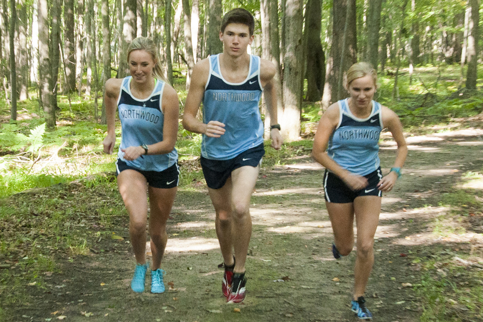 Cross Country Teams Compete At 2014 Roy Griak Cross Invitational