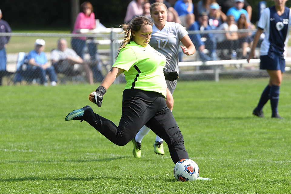Women's Soccer Drops GLIAC Opener at Ferris State, 5-0
