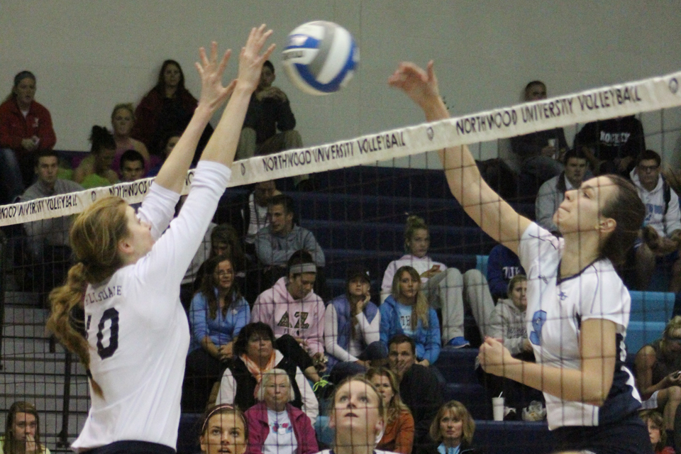 Volleyball Falls 3-2 To Ashland In NCAA Midwest Regional Opening Round