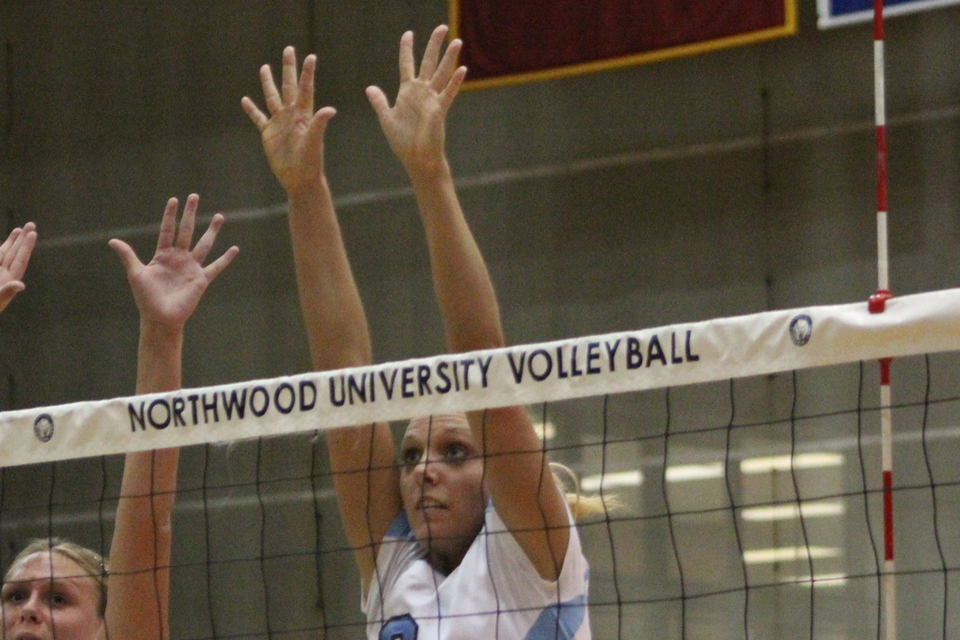 Volleyball Earns 3-1 Road Win Over Ferris State In GLIAC Tournament Quarterfinals