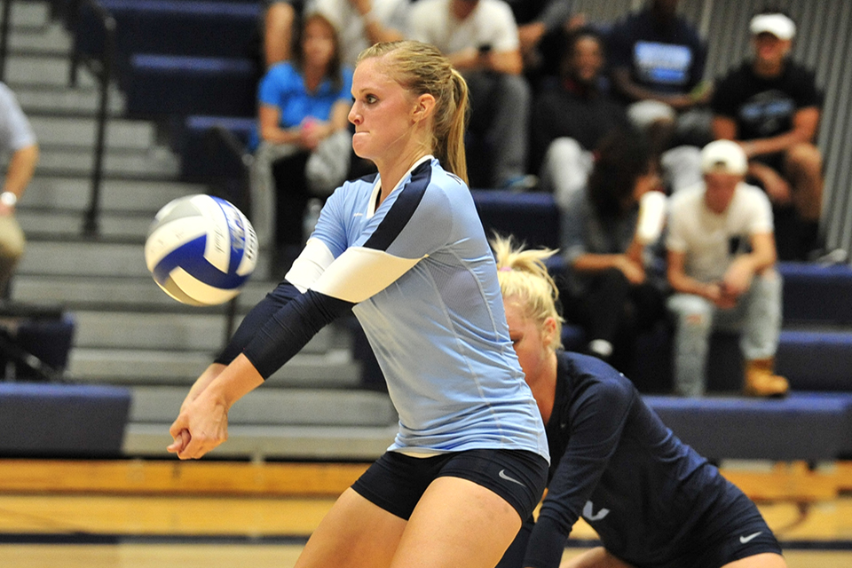 Volleyball Falls 3-0 At No. 7 Ferris State