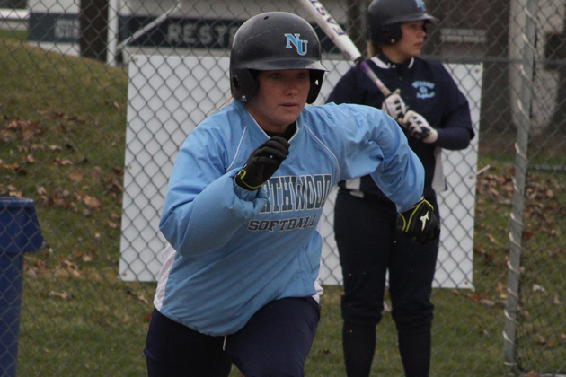 Softball Sweeps Twinbill Over Hillsdale