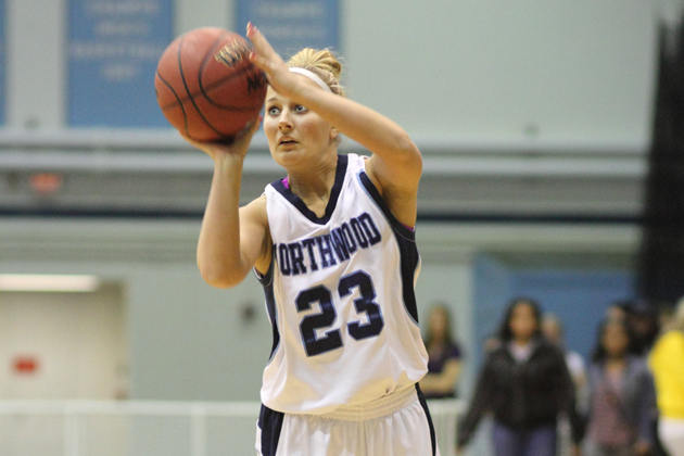 Women's Basketball Loses 74-63 At Quincy