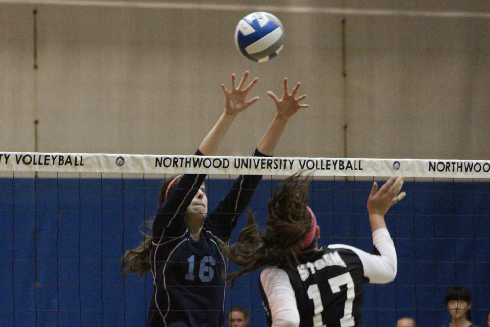 Volleyball Sweeps Lake Superior State 3-0